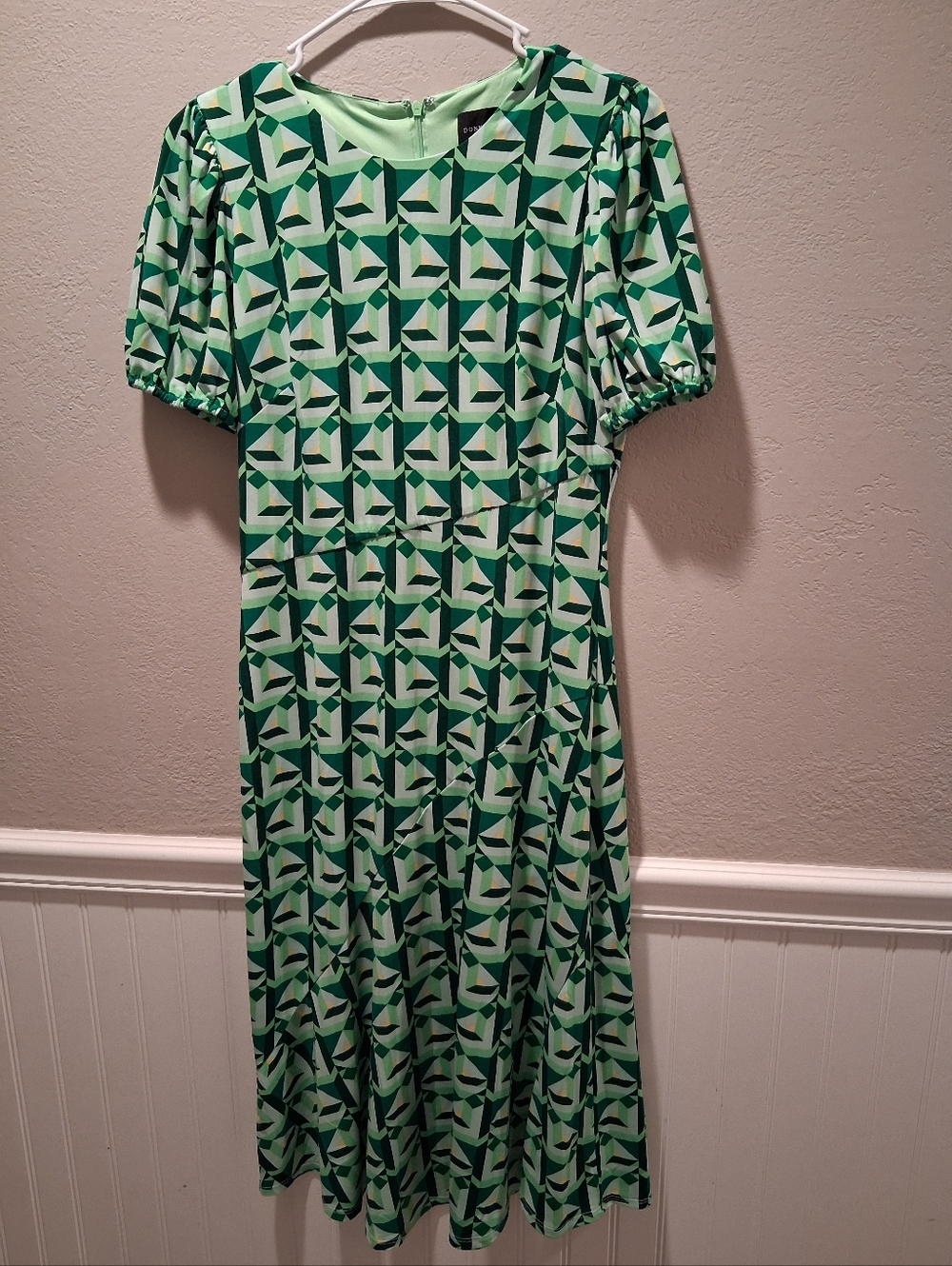 Donna Morgan Green Geometric Midi Dress